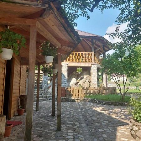 Residence: Quku I Valbones Екстер'єр фото