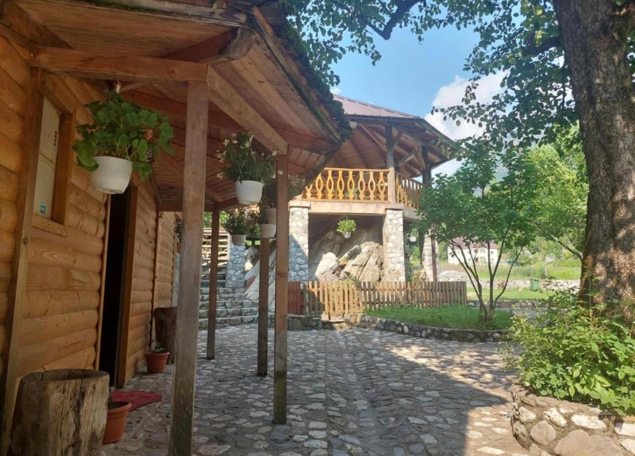 Residence: Quku I Valbones Екстер'єр фото