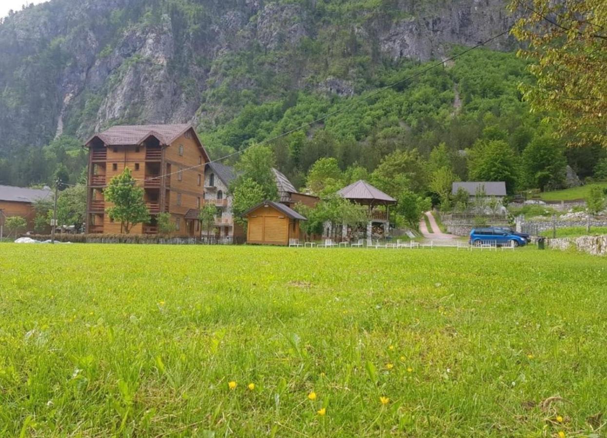 Residence: Quku I Valbones Екстер'єр фото